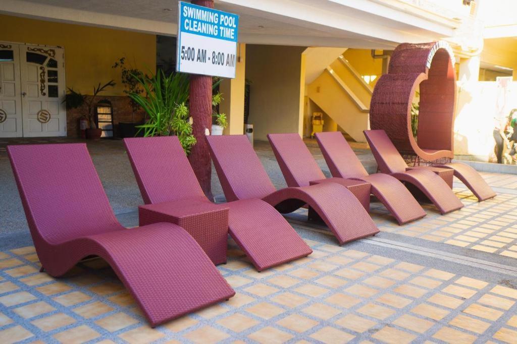 Suzuki Beach Hotel Olongapo Bagian luar foto