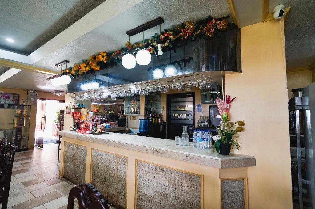 Suzuki Beach Hotel Olongapo Bagian luar foto