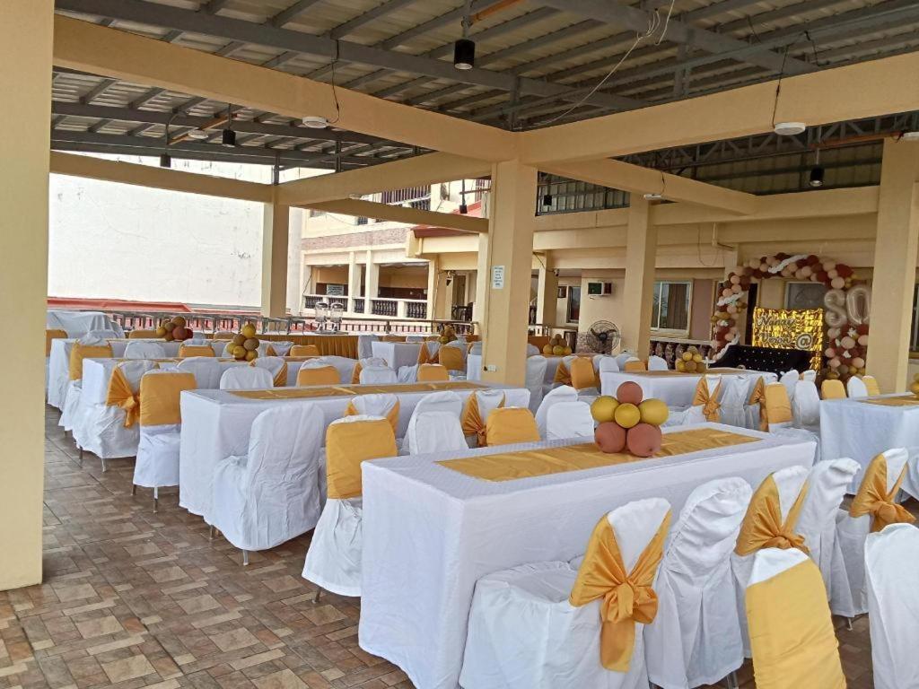 Suzuki Beach Hotel Olongapo Bagian luar foto