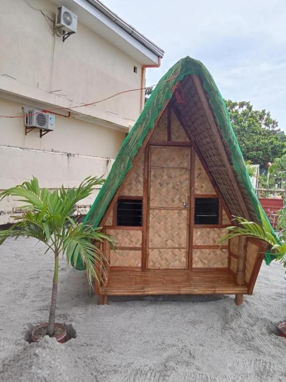 Suzuki Beach Hotel Olongapo Bagian luar foto