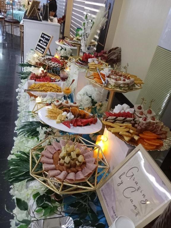 Suzuki Beach Hotel Olongapo Bagian luar foto