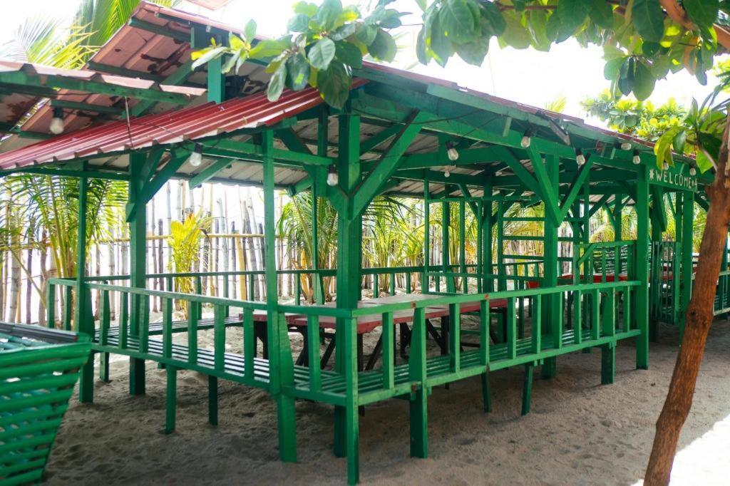 Suzuki Beach Hotel Olongapo Bagian luar foto