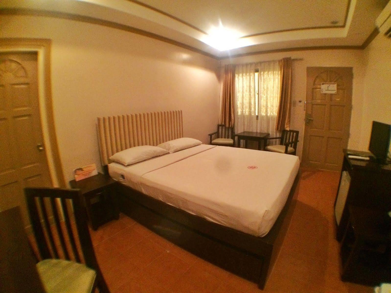 Suzuki Beach Hotel Olongapo Bagian luar foto