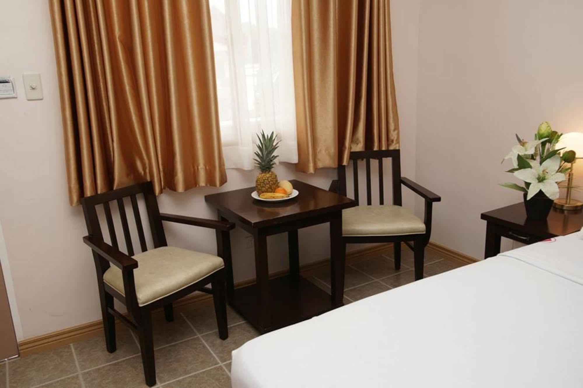 Suzuki Beach Hotel Olongapo Bagian luar foto